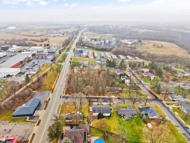 99 Orchard Lane, Mount Horeb, WI 53572