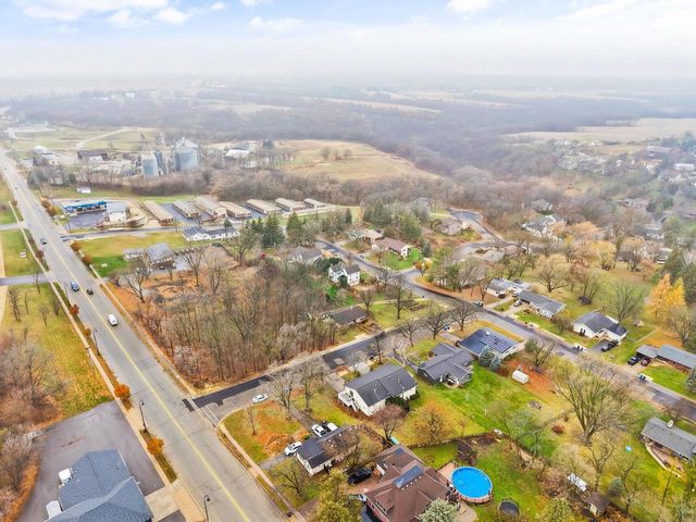 99 Orchard Lane, Mount Horeb, WI 53572