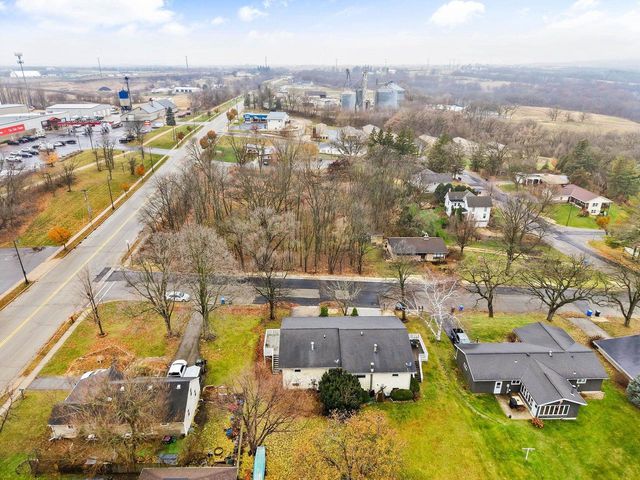 99 Orchard Lane, Mount Horeb, WI 53572