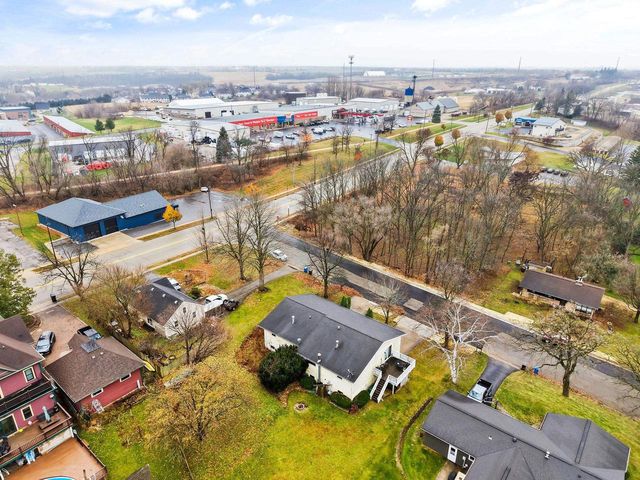 99 Orchard Lane, Mount Horeb, WI 53572