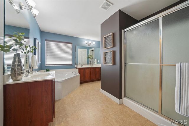 232 Sunset Villa Circle, O'fallon, MO 63366