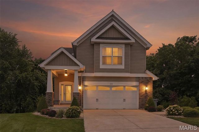 232 Sunset Villa Circle, O'fallon, MO 63366