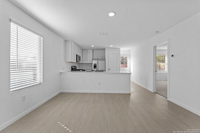 7230 Brownleaf Dr, San Antonio, TX 78227