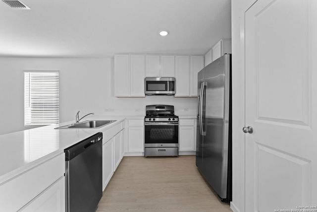 7230 Brownleaf Dr, San Antonio, TX 78227