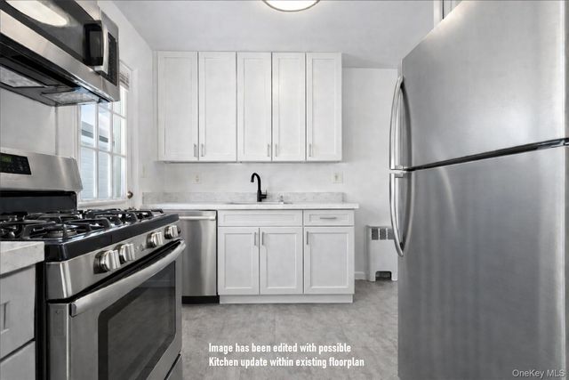 537 8th Avenue, New Hyde Park, NY 11040