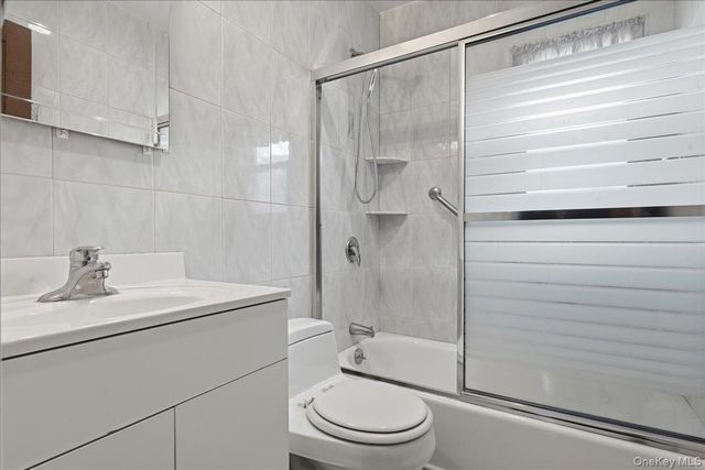 537 8th Avenue, New Hyde Park, NY 11040