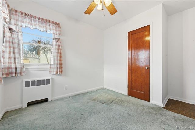 537 8th Avenue, New Hyde Park, NY 11040