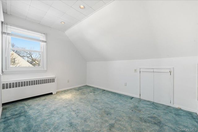 537 8th Avenue, New Hyde Park, NY 11040