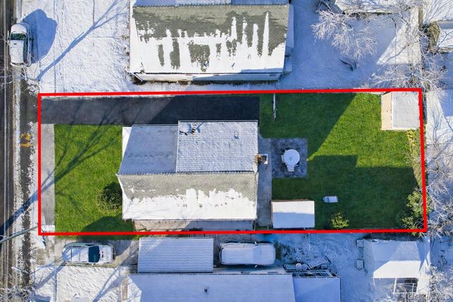 537 8th Avenue, New Hyde Park, NY 11040