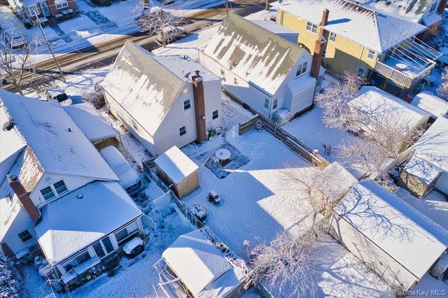 537 8th Avenue, New Hyde Park, NY 11040