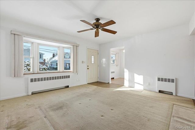 537 8th Avenue, New Hyde Park, NY 11040