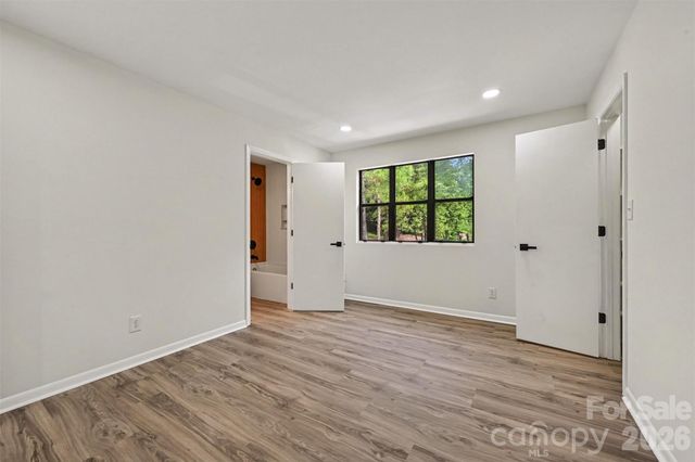 8027 Cedar Glen Drive, Charlotte, NC 28212