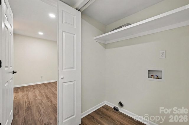8027 Cedar Glen Drive, Charlotte, NC 28212