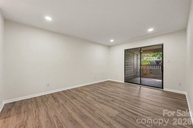 8027 Cedar Glen Drive, Charlotte, NC 28212