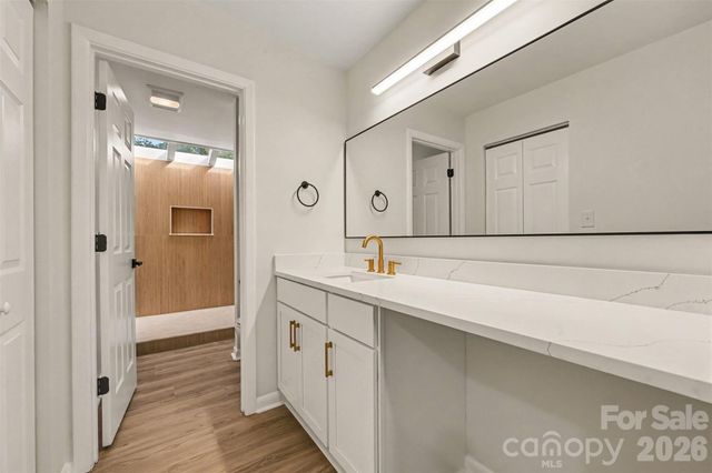 8027 Cedar Glen Drive, Charlotte, NC 28212