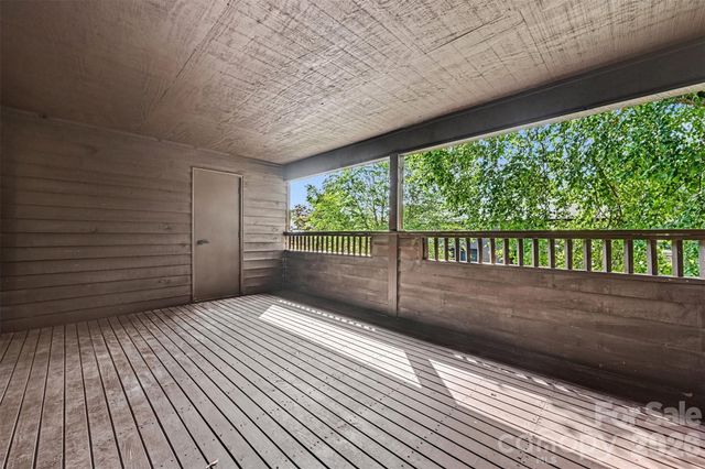 8027 Cedar Glen Drive, Charlotte, NC 28212