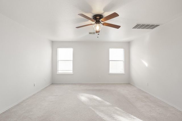 17816 Honey Locust LN, Elgin, TX 78621