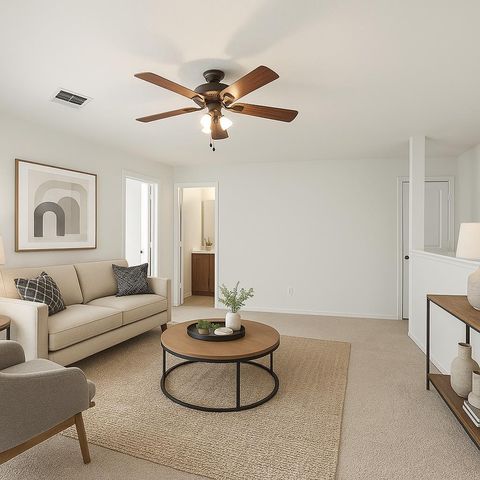 17816 Honey Locust LN, Elgin, TX 78621