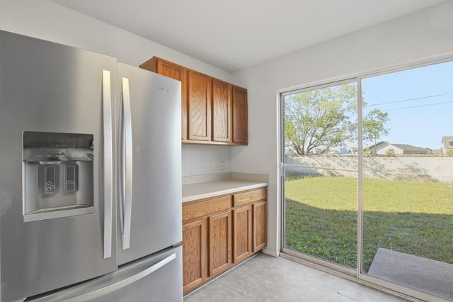 17816 Honey Locust LN, Elgin, TX 78621