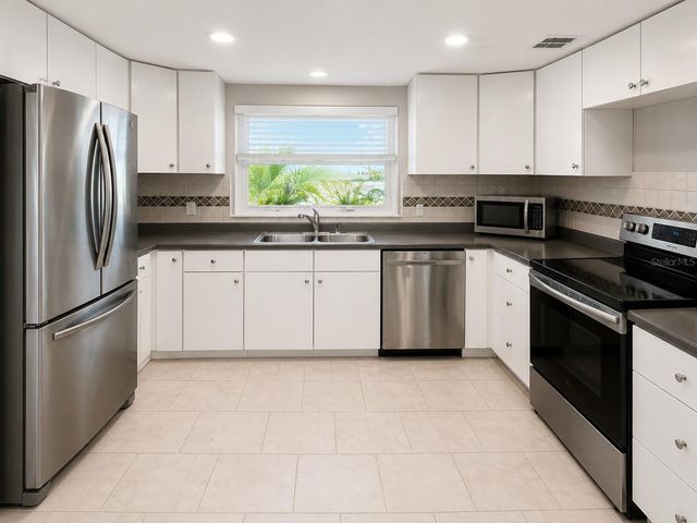 10124 HOLLY DRIVE, Port Richey, FL 34668