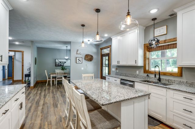615 Little Swan Creek Rd, Hohenwald, TN 38462