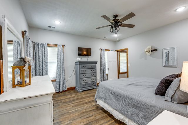 615 Little Swan Creek Rd, Hohenwald, TN 38462