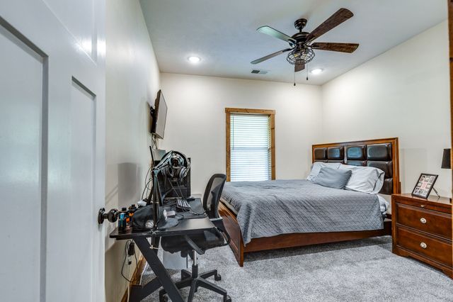 615 Little Swan Creek Rd, Hohenwald, TN 38462