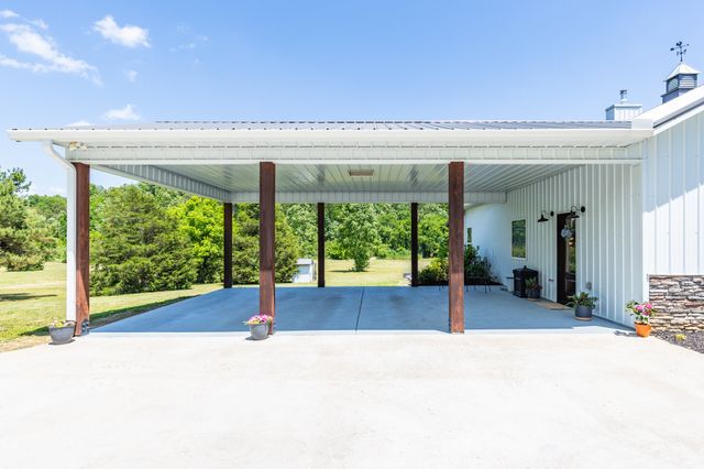 615 Little Swan Creek Rd, Hohenwald, TN 38462