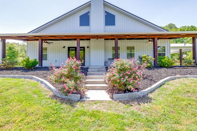 615 Little Swan Creek Rd, Hohenwald, TN 38462