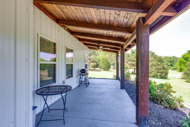 615 Little Swan Creek Rd, Hohenwald, TN 38462