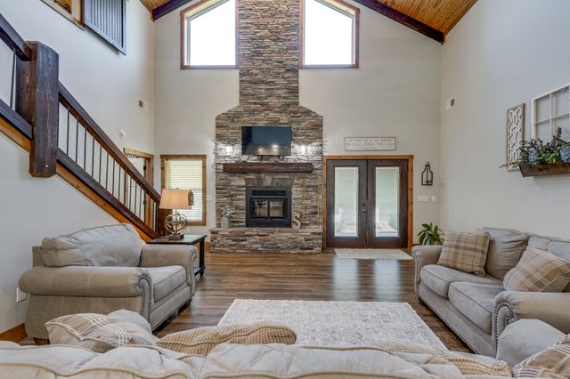 615 Little Swan Creek Rd, Hohenwald, TN 38462