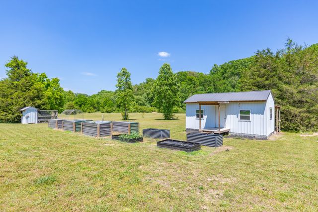 615 Little Swan Creek Rd, Hohenwald, TN 38462
