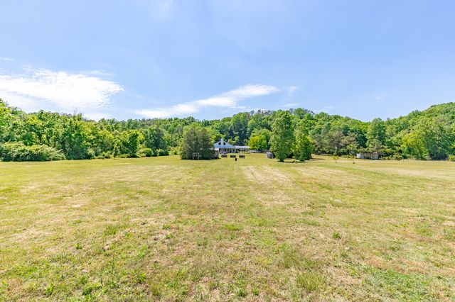 615 Little Swan Creek Rd, Hohenwald, TN 38462
