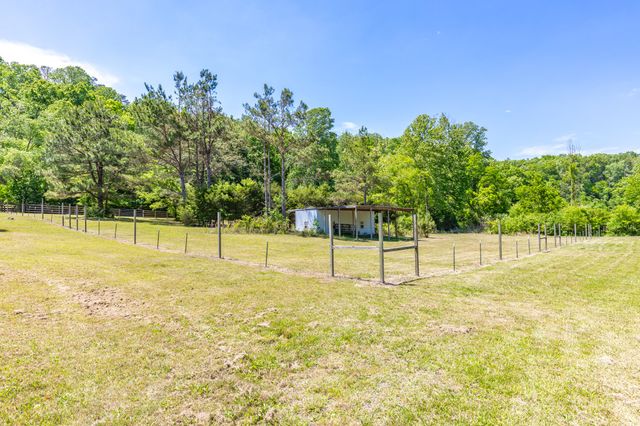 615 Little Swan Creek Rd, Hohenwald, TN 38462