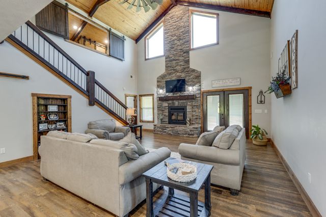 615 Little Swan Creek Rd, Hohenwald, TN 38462