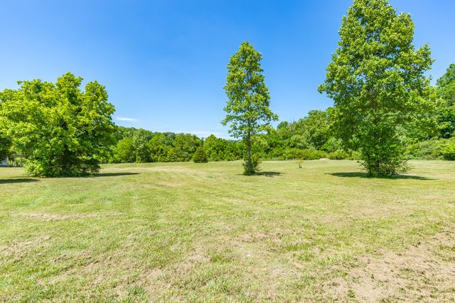 615 Little Swan Creek Rd, Hohenwald, TN 38462