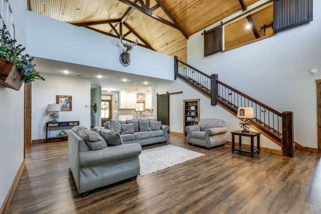 615 Little Swan Creek Rd, Hohenwald, TN 38462