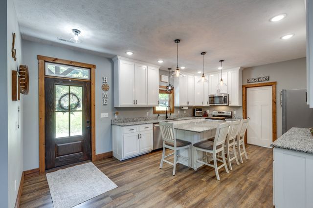 615 Little Swan Creek Rd, Hohenwald, TN 38462