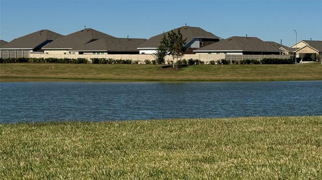 9822 Stoney Spring Lane, Baytown, TX 77521