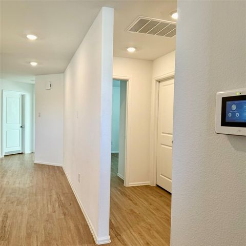 9822 Stoney Spring Lane, Baytown, TX 77521