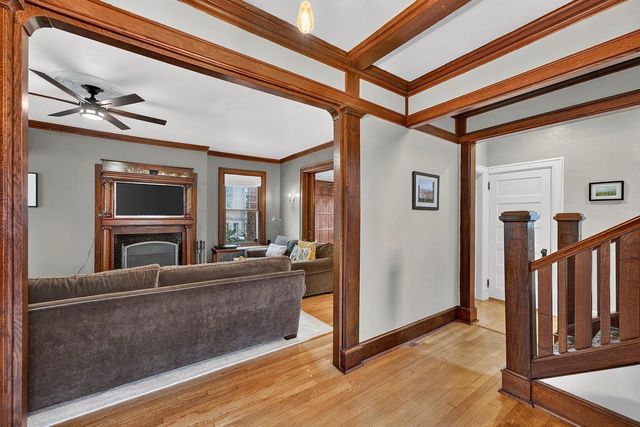3223 W Highland BOULEVARD, Milwaukee, WI 53208
