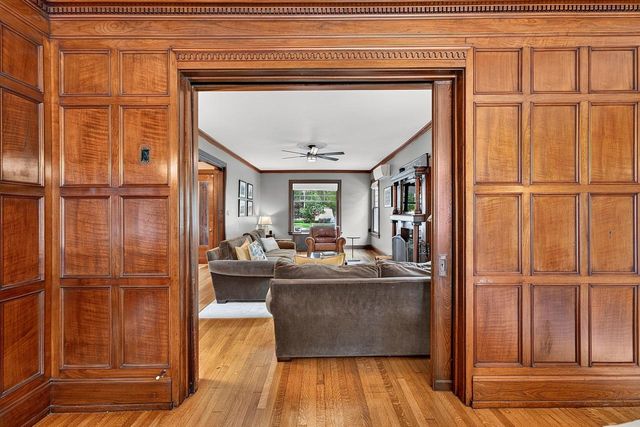 3223 W Highland BOULEVARD, Milwaukee, WI 53208