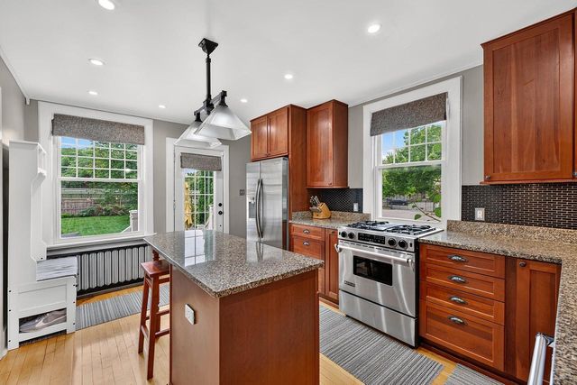 3223 W Highland BOULEVARD, Milwaukee, WI 53208