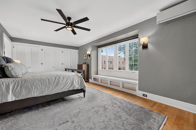 3223 W Highland BOULEVARD, Milwaukee, WI 53208