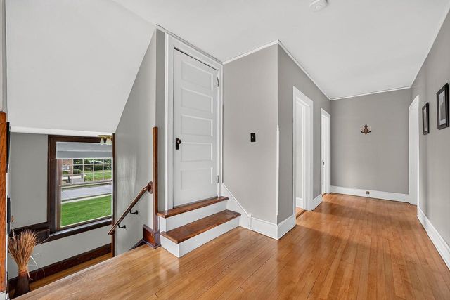 3223 W Highland BOULEVARD, Milwaukee, WI 53208