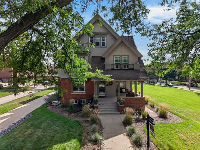 3223 W Highland BOULEVARD, Milwaukee, WI 53208