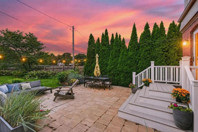 3223 W Highland BOULEVARD, Milwaukee, WI 53208