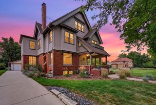 3223 W Highland BOULEVARD, Milwaukee, WI 53208