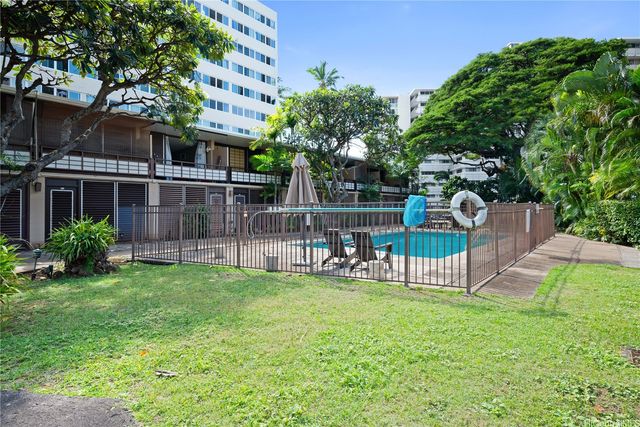 1700 Makiki Street 211, Honolulu, HI 96822