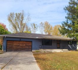 45200 Middle Ridge Road, Amherst, OH 44001